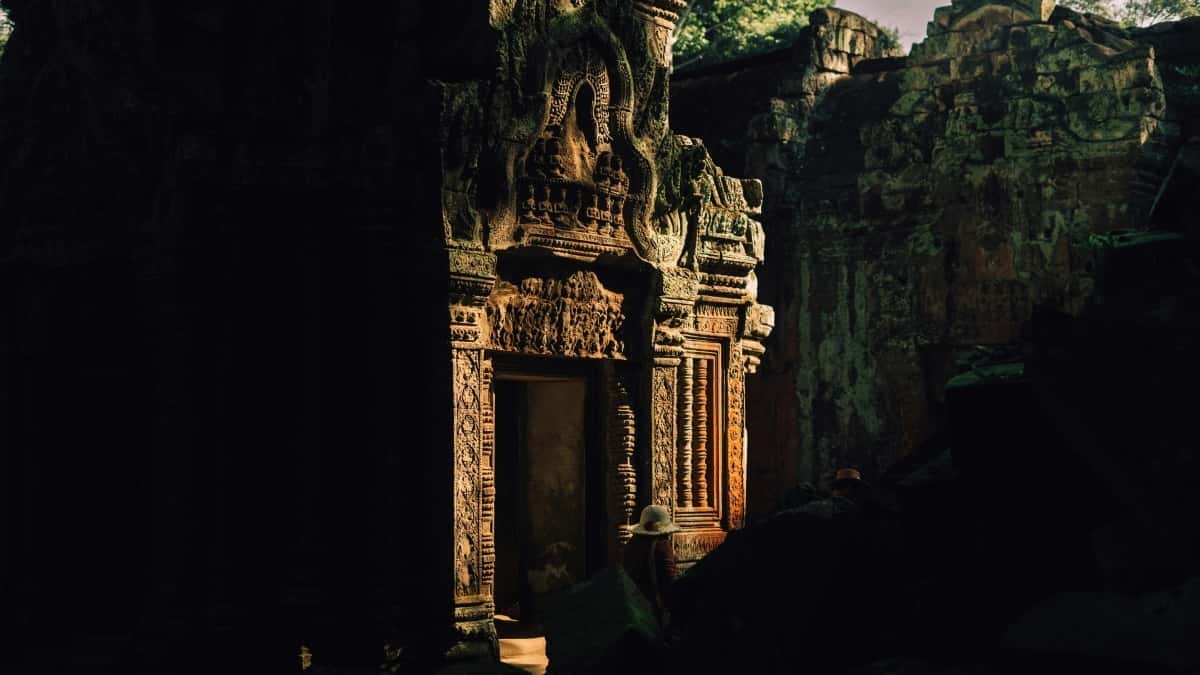 Find Laos Etsy Creators to Showcase Fashion