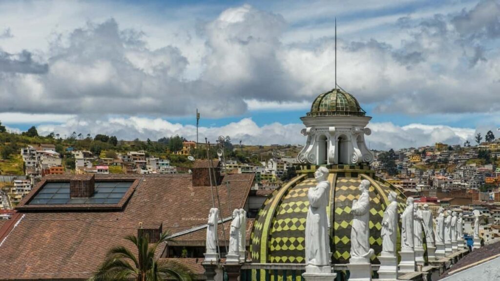 Prakticen vodic za slovenske oglasevalce: kako najti kenijske Xiaohongshu (RedNote) ustvarjalce, usmeriti promet na landing page in izkoristiti platformne podatke za boljsi ROI.