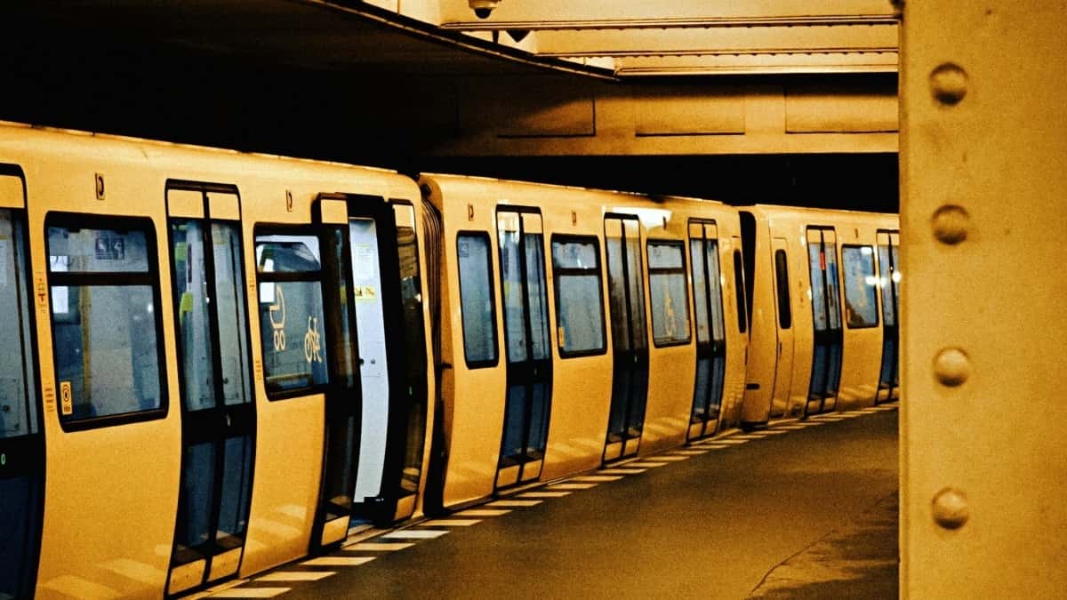 Oglaševalci: Najti islandske Facebook ustvarjalce za BTS sponzorstva