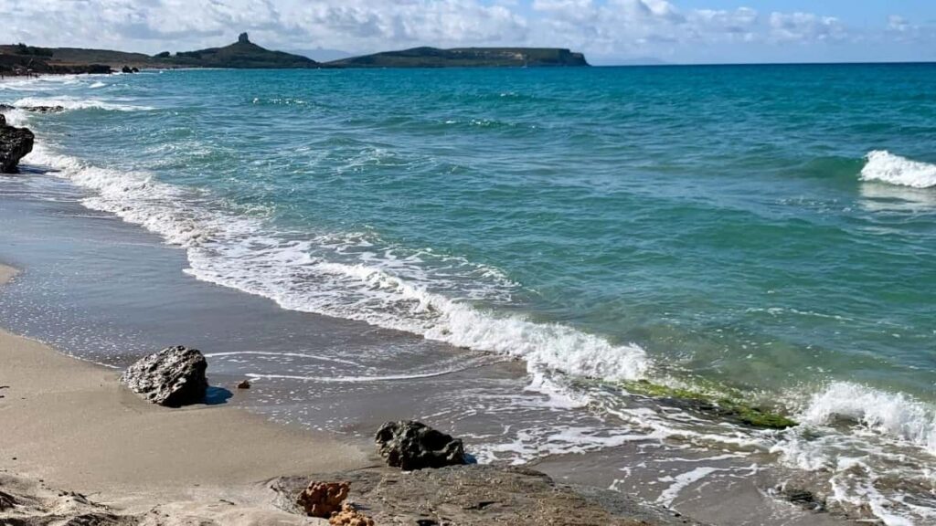 Prakticen vodic za slovenske ustvarjalce: kako najti in kontaktirati islandske znamke na Taobao, z nasveti za pogajanja, pravni vidik in optimizacijo branded travel vlogov.