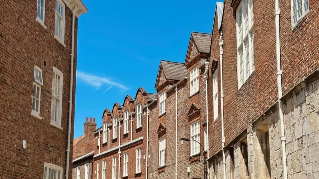 Prakticen vodic za slovenskega kreatorja: kako najti, kontaktirati in prepricati uzbeska podjetja na Pinterestu, da vas povabijo v ekskluzivne beta testirke.