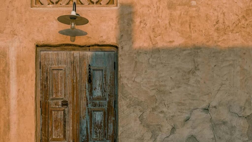 Prakticen vodic za slovenske oglasevalce: kako ciljno najti perujske Facebook ustvarjalce, zgraditi viralne kampanje in zmanjsati tveganja.