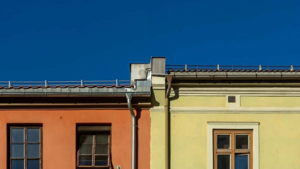 Prakticen vodic za slovenske oglasevalce: kako najti in sodelovati z nepalskimi Roposo ustvarjalci za viralne unboxing kampanje, taktike, primeri in pravila igre.