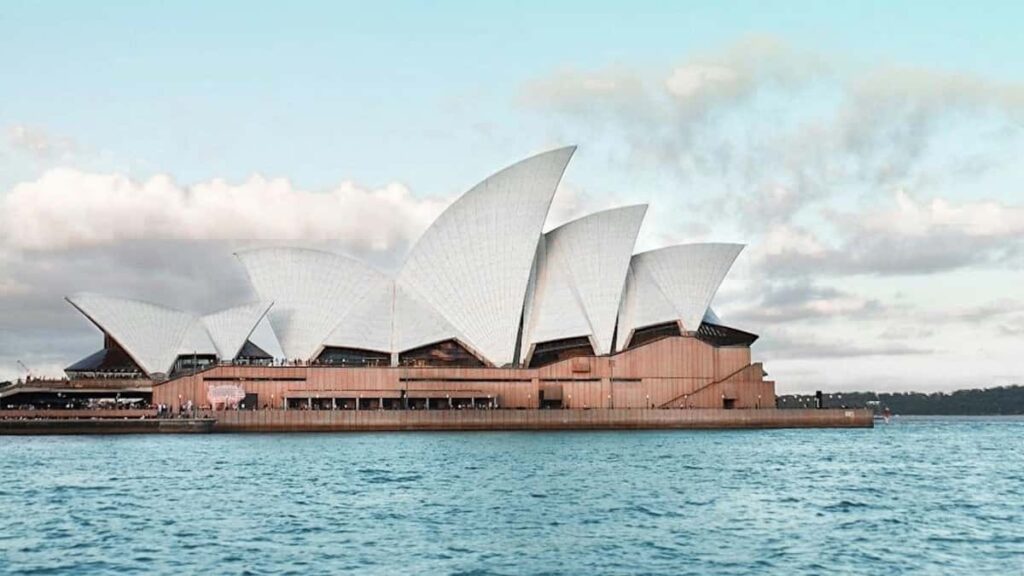 Prakticen vodic za slovenske ustvarjalce: kako doseci finske blagovne znamke preko WhatsAppa za promoviranje affiliate izdelkov, s konkretnimi koraki, primeri in pravili igre.