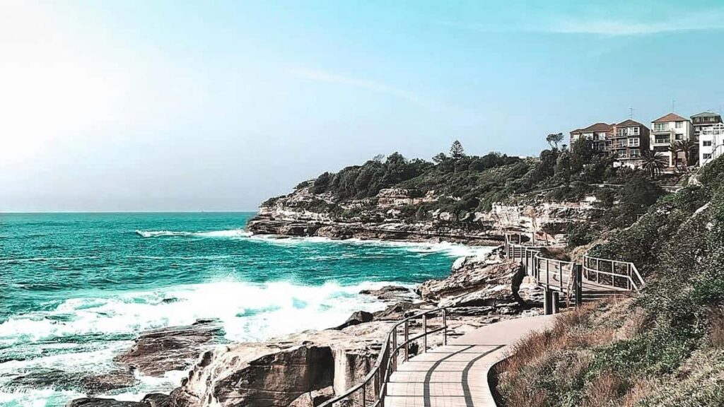 Praktcen vodic za slovenske blagovne znamke: kako identificirati in sodelovati z vietnamskimi eBay kreatorji, izboljsati obcutek do znamke ter izkoristiti lokalne trende in AI priloznosti.