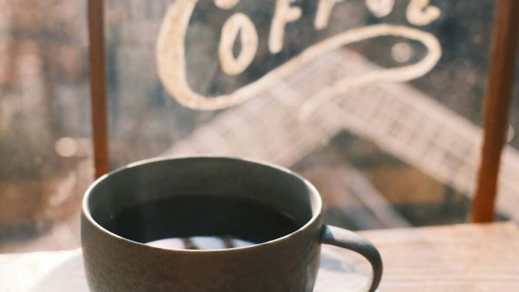 Prakticen vodic za slovenske micro creatorje: koraki, taktike in primeri kako kontaktirati madzarske blagovne znamke na eBayu za seeding programe.