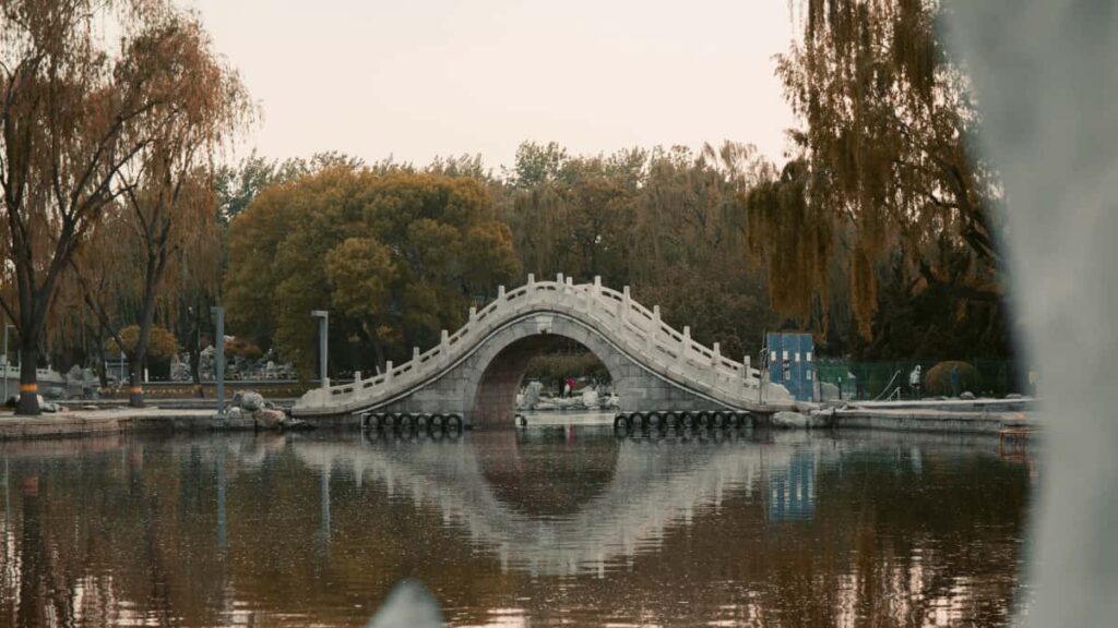 Prakticen vodic za slovenske kreatorje: koraki, kanali in orodja za neposreden stik z myanmarskimi znamkami na Taobao in deljenje preobrazb pred/po.