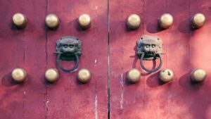 Prakticen vodic za slovenske ustvarjalce: kako stopiti v stik z bangladeskimi znamkami na Moj, narediti lokalizirano vsebino in merljivo rasti.