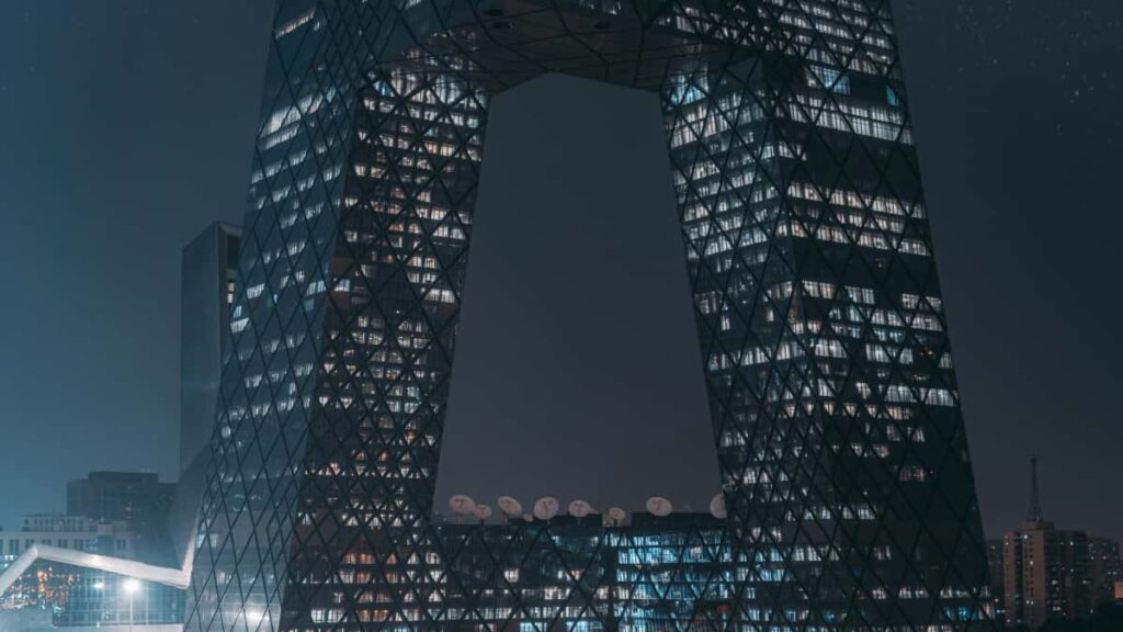 Prakticen vodic za slovenske oglasevalce: kako odkriti, preveriti in angazirati svicarske Bilibili ustvarjalce za vodene tutorial serije vkljucno s pravili sodelovanja, merjenjem uspeha in primeri sodelovanj.